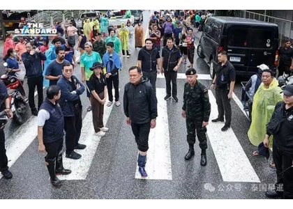 2025–11-27 阿努廷乘军车巡灾分饭给民众：压力大但“还撑得住”